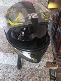 Casco e giacca per moto