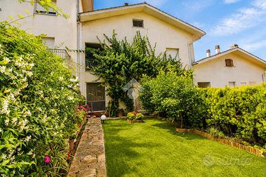 4 LOCALI A CASTELFIDARDO
