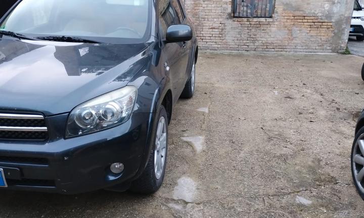 Toyota RAV 4/ 177cv.2200cc luxuri