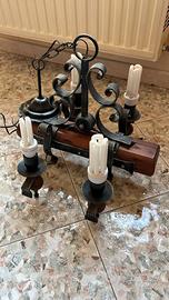 Lampadario rustico in ferro battuto e legno 4 luce