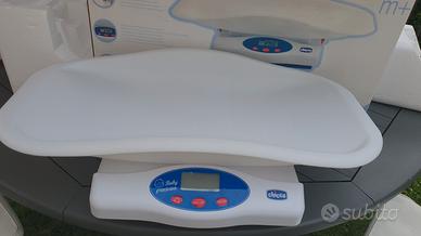 bilancia pesa neonati