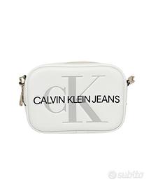 Borsa a tracolla Calvin Klein Camera Bag bianca