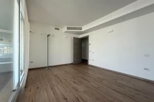 Ufficio con ampia terrazza a livello e p.auto