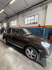 Auto Porsche Cayenne