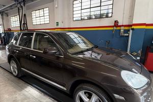 Auto Porsche Cayenne