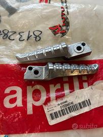 KIT PEDANE PASSGGERO APRILIA