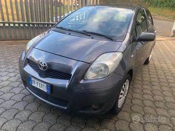 Toyota Yaris 1.0 5 porte