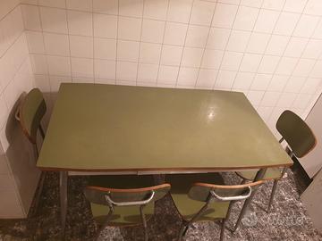 Tavola da pranzo cucina con cassetto e 3 sedie