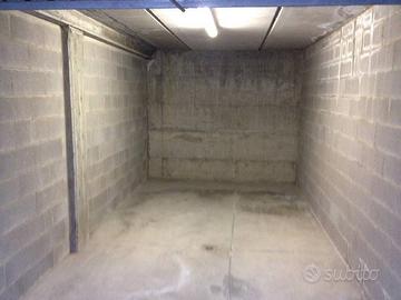Box / Garage di 14 m² a Bologna