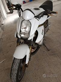 Kwasaki 650 bianca ER 6