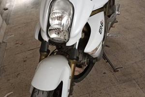 Kwasaki 650 bianca ER 6