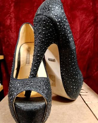 SCARPE NERE CON BRILLANTINI ELEGANTI