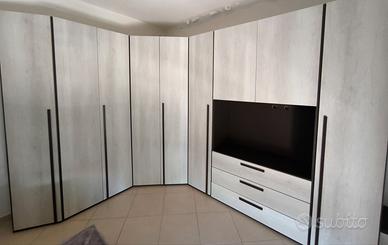Armadio ad angolo con Cabina armadio