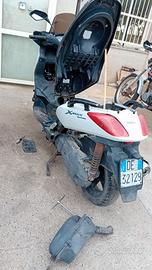 scooter Yamaha x-max 125