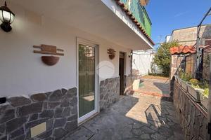 CASA SEMINDIPENDENTE A LETTERE