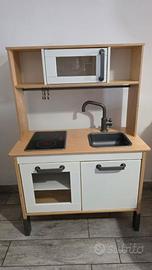 Cucina IKEA DUKTIG in legno per bambini