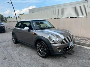 MINI Cooper D R56 2011
