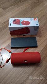 Cassa bluetooth della JBL Flip 4 rossa