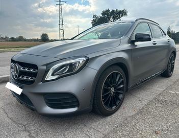 MERCEDES GLA 200D/ANNO 2018/STUPENDA/PACK AMG