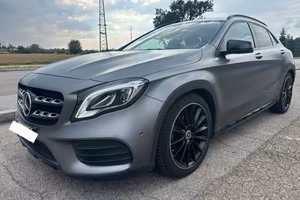 MERCEDES GLA 200D/ANNO 2018/STUPENDA/PACK AMG