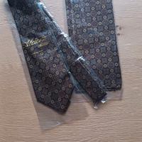 Cravatta e fazzoletto da taschino in seta