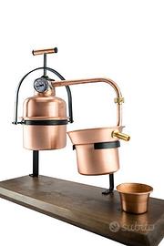 Alambicco in rame da 1 litro con base in legno