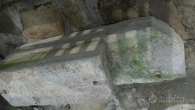 Bordura in pietra per focolare ad angolo