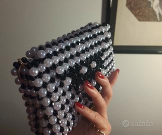 borsa clatch di perle