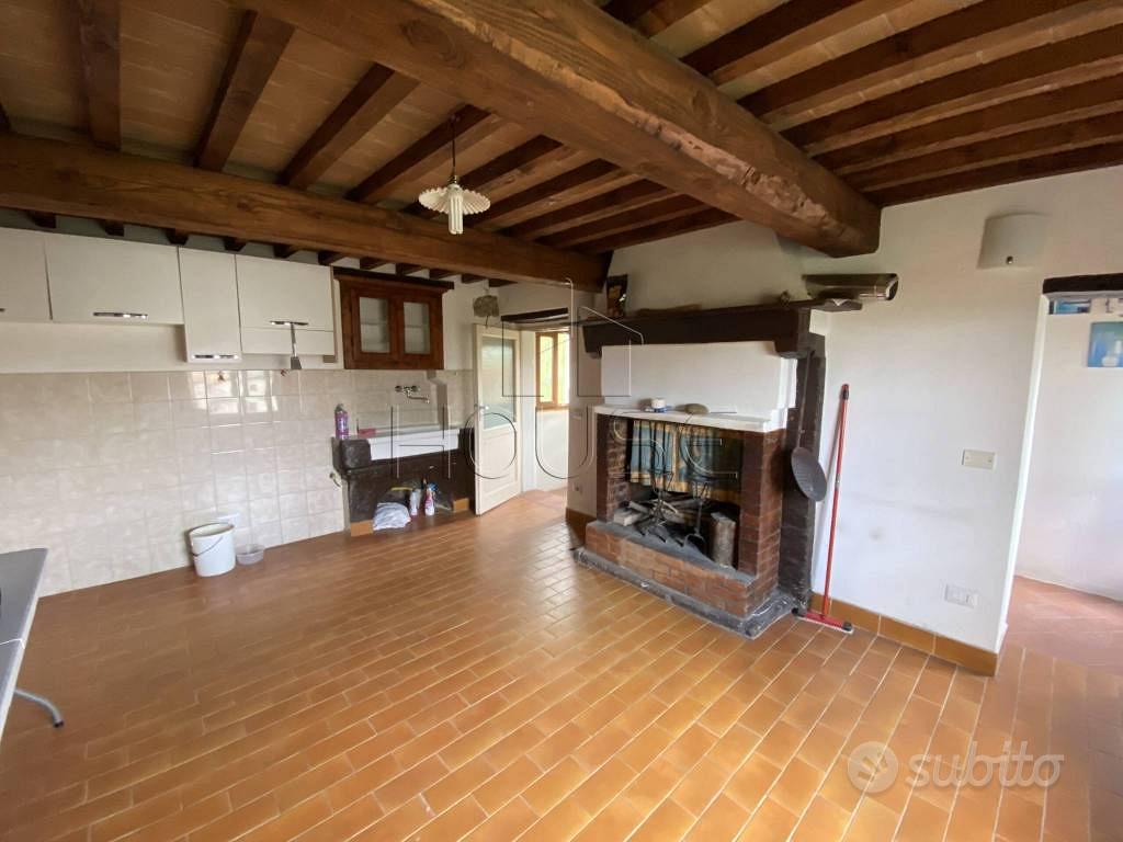 Rustico / Casale di 101 m² con 3 locali e box auto - Vista 4