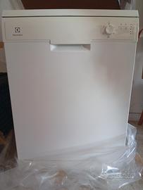 lavastoviglie Electrolux 