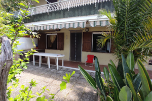 Casa vacanze sul lungomare di davoli