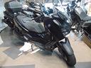 yamaha-x-max-300-tech-nuovo-colore-nero-opaco-cv28