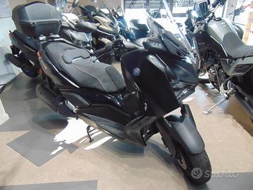 Yamaha X Max 300 tech nuovo colore nero opaco cv28