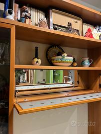 Parete attrezzata moderna con mobile bar