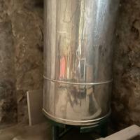 Vari serbatoio per vini 2000 lt e tre da 200 lt