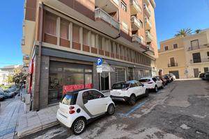 NEGOZIO A BRINDISI