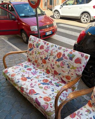 poltroncina e divanetto