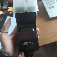 Flash Nikon SB-700