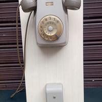 Classico telefono anni 60/70.