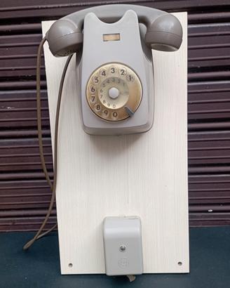 Classico telefono anni 60/70.