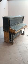 Pianoforte verticale da restaurare
