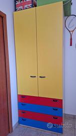 Armadio cameretta colorato 2 ante e 4 cassetti