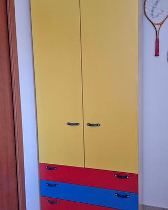 Armadio cameretta colorato 2 ante e 4 cassetti