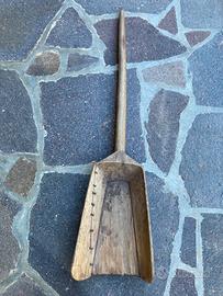 Antica pala in legno per granaglie