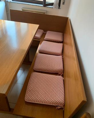 Panca in legno di frassino con contenitore