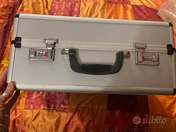 Valigia in alluminio