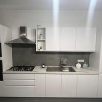 Cucina pari al nuovo (utilizza solo 15 mesi)