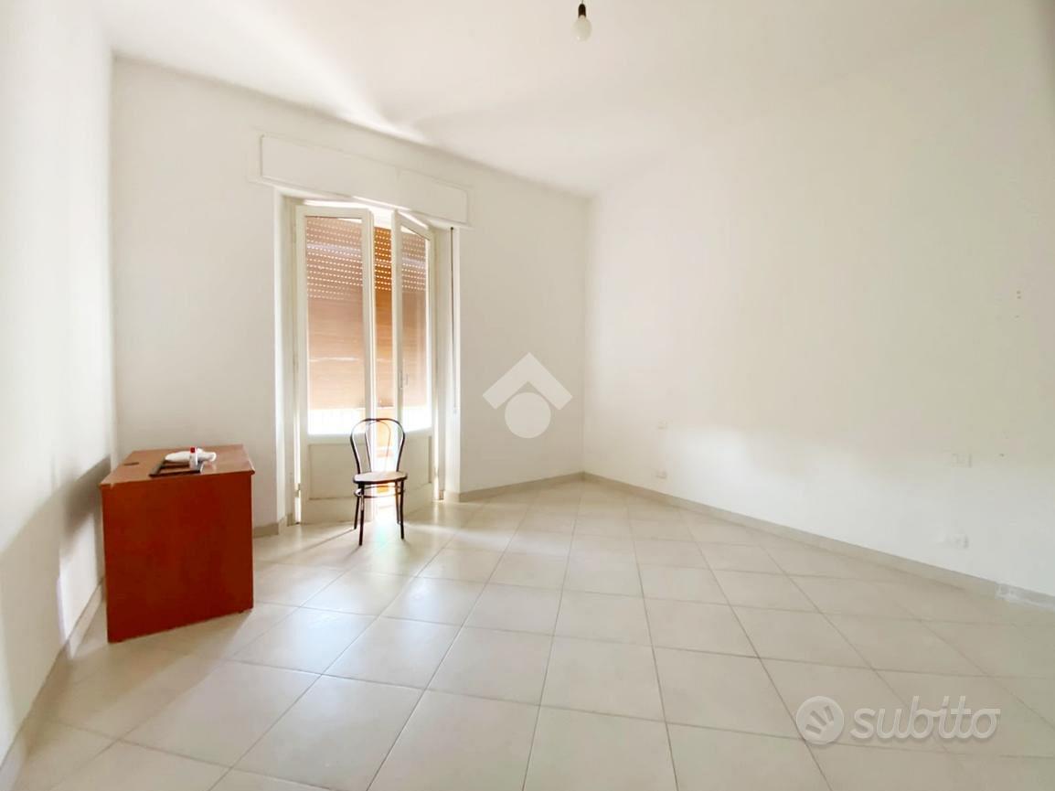 4 LOCALI A PRATO - Altro