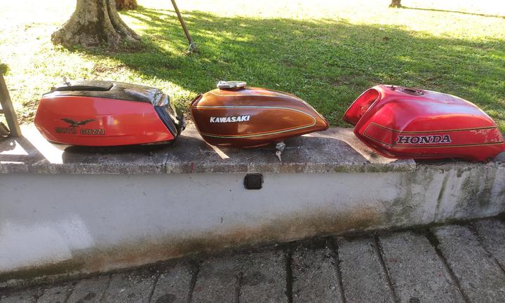 SERBATOI PER MOTO EPOCA LEGGI BENE