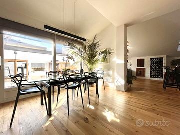 214mq di parquet in rovere oliato NUOVO